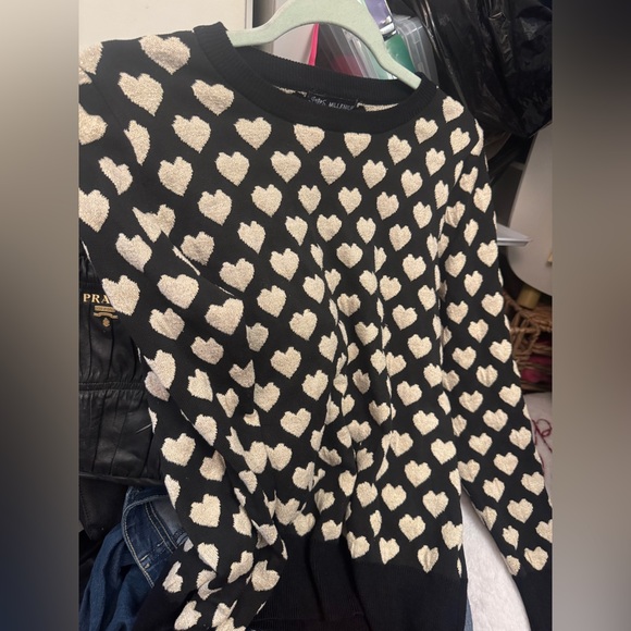 Sweaters - Heart Pattern Sweater very lovely sweater with a touch of love